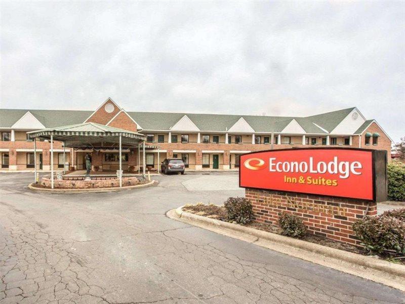 Red Roof Inn & Suites Cornelius - Lake Norman Exterior foto